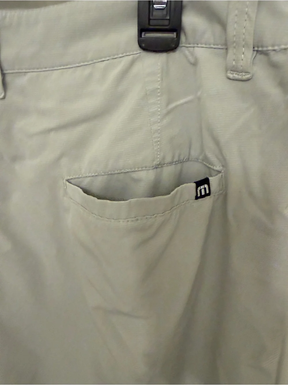 Travis Mathew Mens Golf Shorts Sz 34 Beige Flat Front Casual Chino Lightweight
